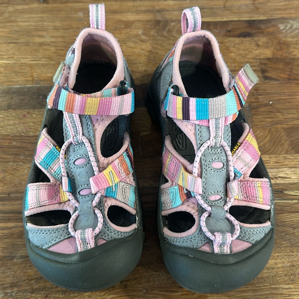 Keen girls sandals